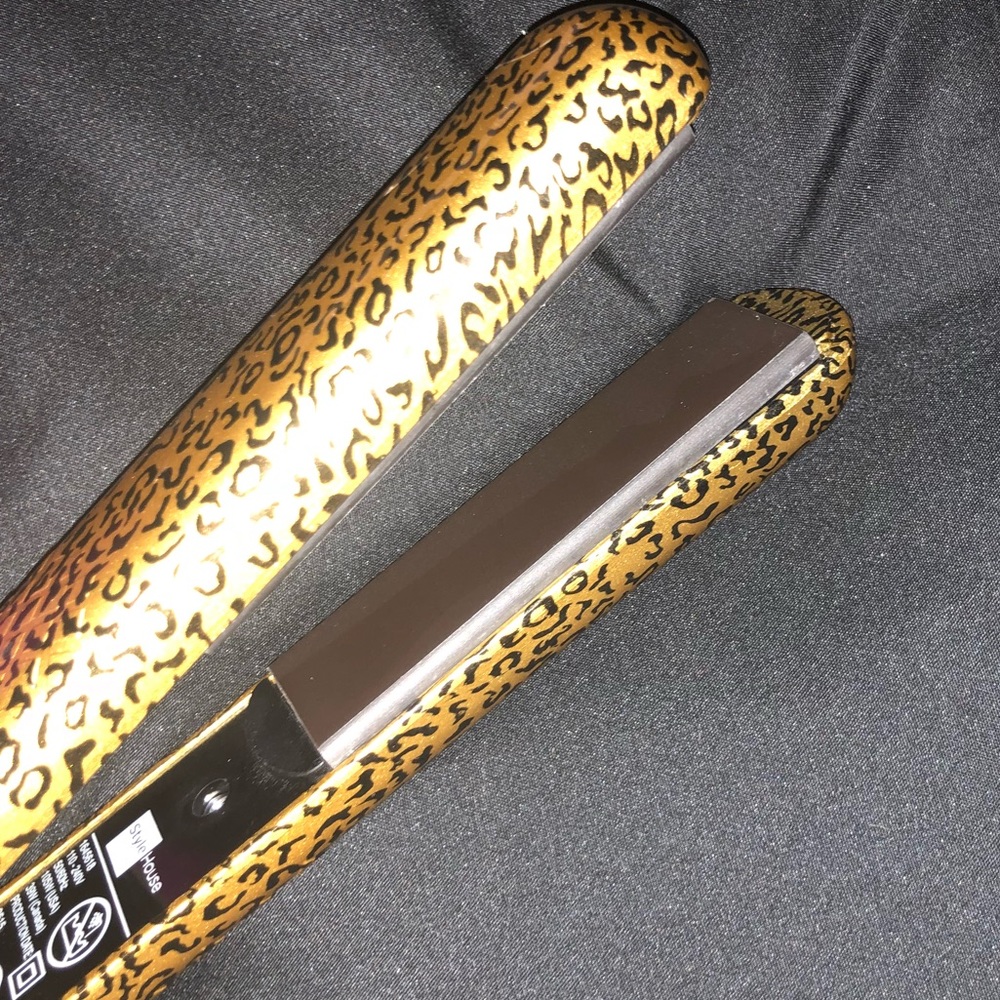 Hair straightener